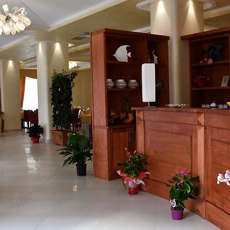 Hotel Riviera Azzurra Олівері Екстер'єр фото