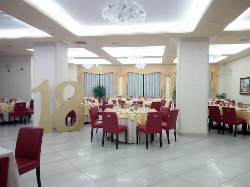 Hotel Riviera Azzurra Олівері Екстер'єр фото