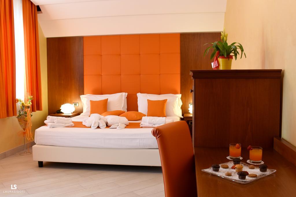 Hotel Riviera Azzurra Олівері Екстер'єр фото